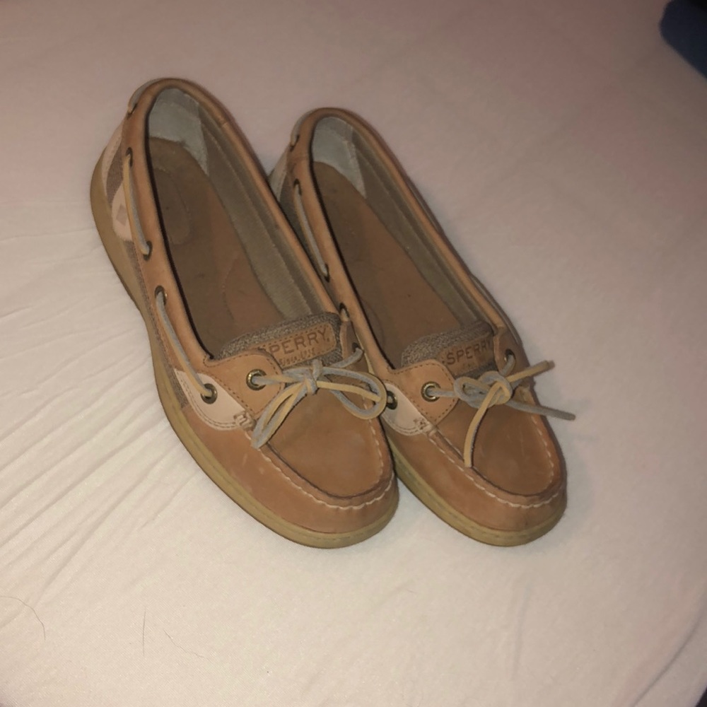 Women’s sperry shoes